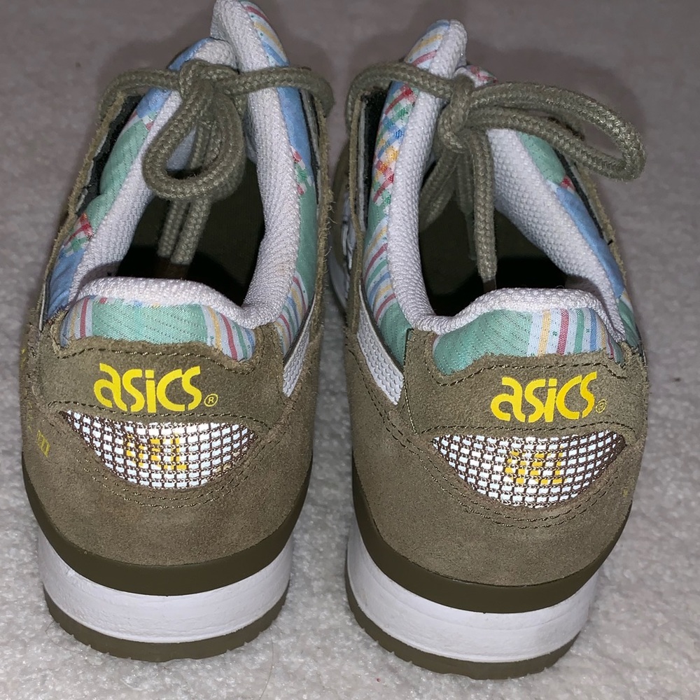 ASICS Khaki women’s Sneakers